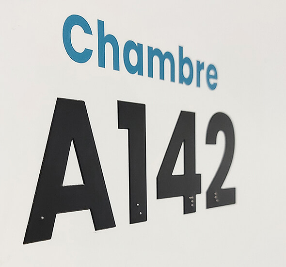 identification numéro de chambre relief et braille