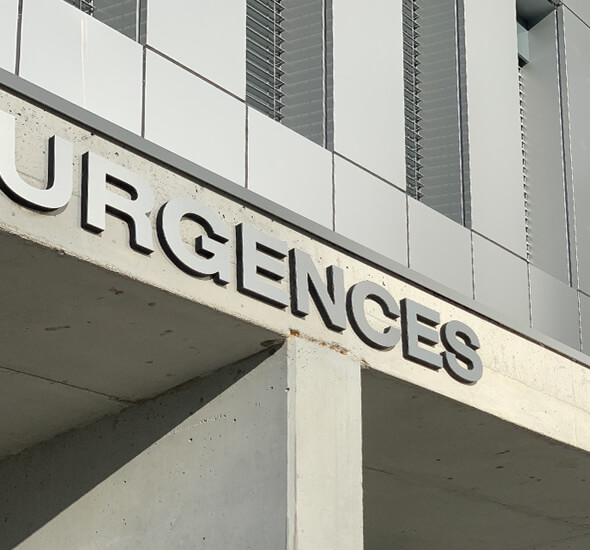 enseigne accueil centre hospitalier lettres découpées aluminium